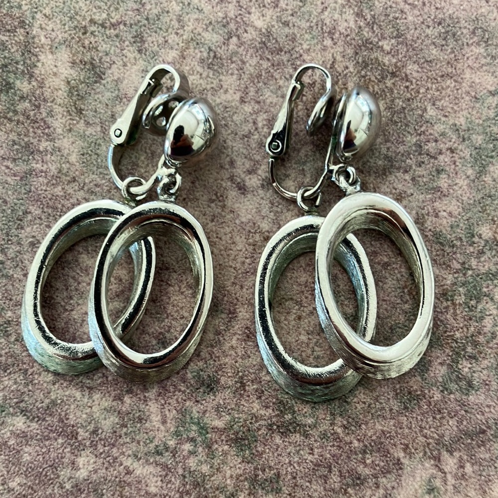 Vintage Crown Trifari Silver tone Dangle earrings